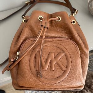 Michael Kors Brynn Leather Bucket Bag